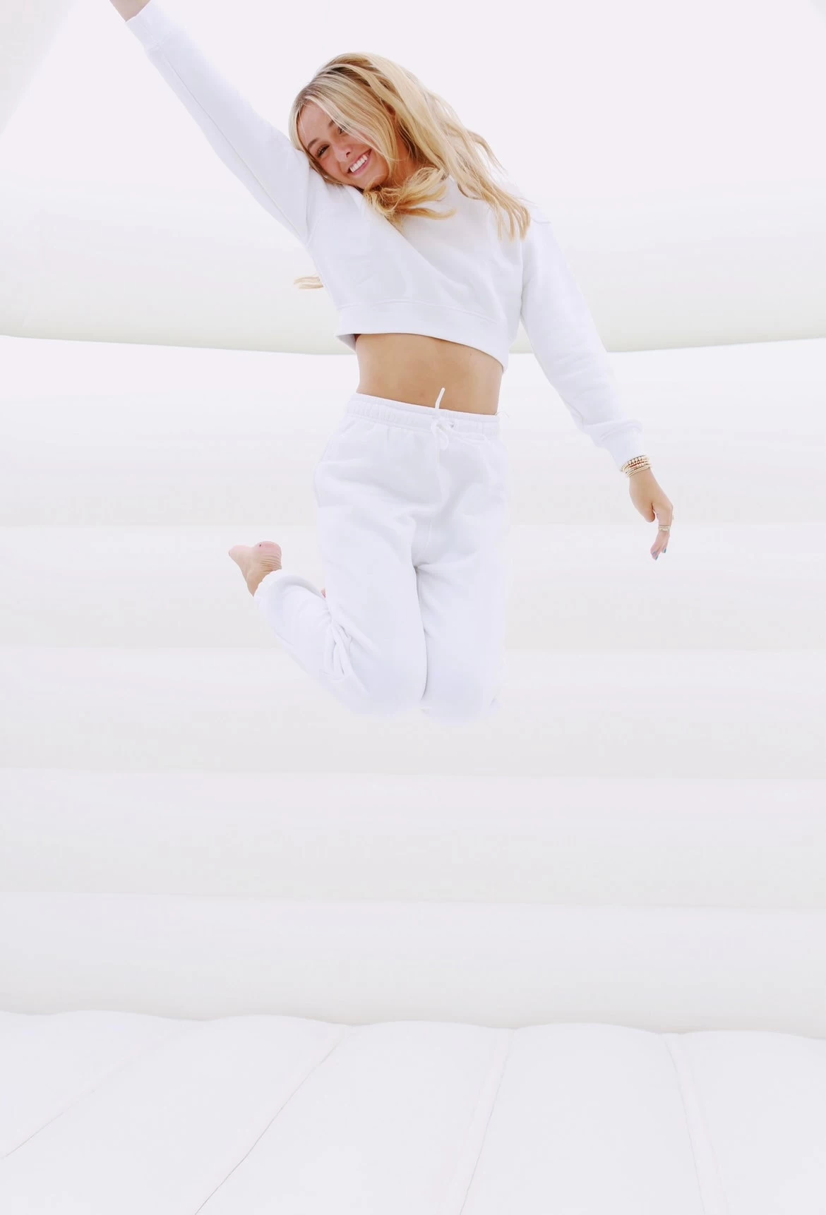 The Billow Sweatshirt - White 2 The Billow Sweatshirt - White - Image 2