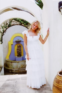 Pretty Lavish Tulle Maxi Dress - Off White -Fashion Finds Outlet ScreenShot2023 08 14at11.46.17AM