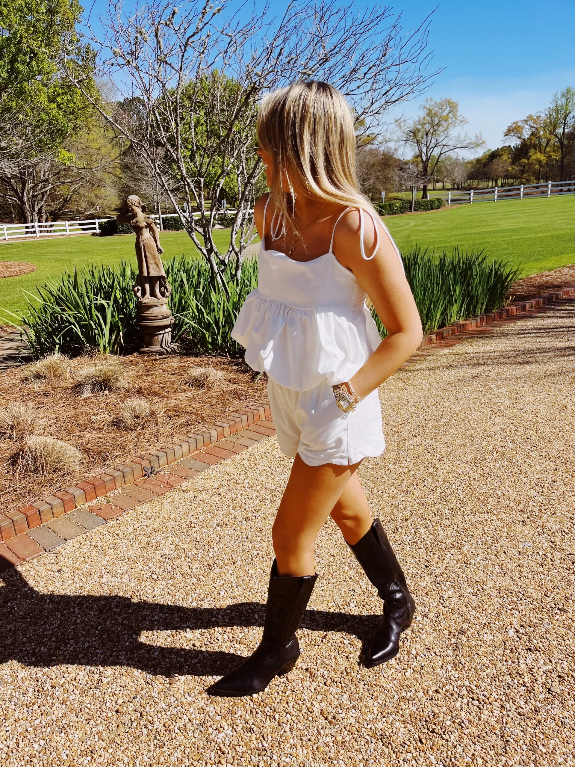 Ella Scalloped Linen Shorts - Off White 3 Ella Scalloped Linen Shorts - Off White - Image 3