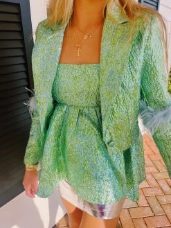 Sara Blazer - Green -Fashion Finds Outlet image de0212a4 5927 428b 85e3 dadc2b0dbeb6