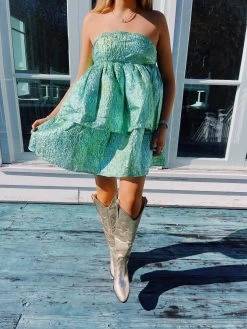 Sara Dress - Green -Fashion Finds Outlet image ff2cce3d 11ed 4348 ad98 83f2db3390db